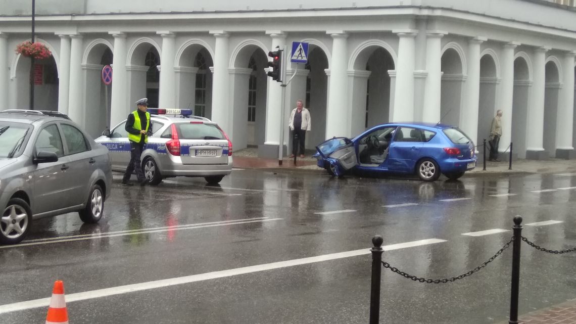 Wypadek na skrzyżowaniu ulic Warszawskiej i 1 Maja