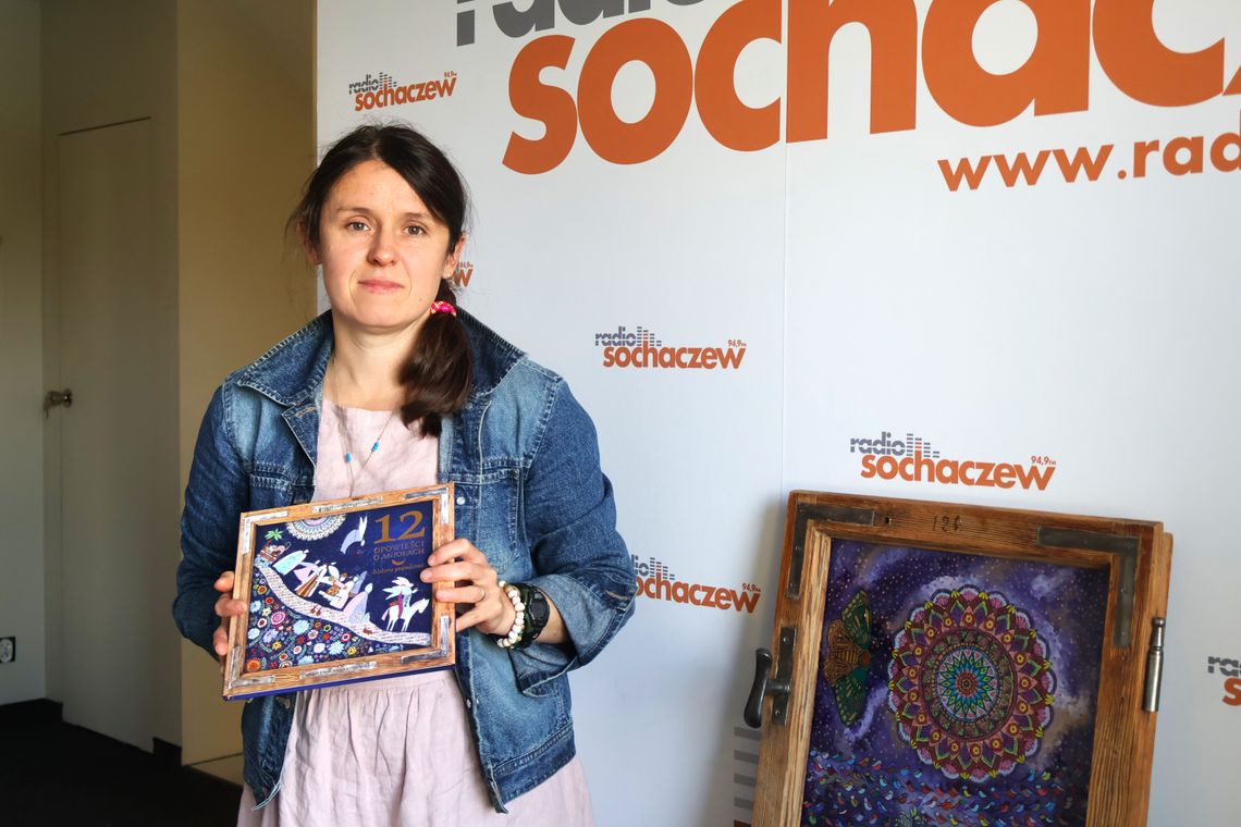 Zajarani: Katarzyna Kossowska i jej "Szklane Odbicia". Rozmawiamy o technice malowania na szkle rodem z Podhala Zajarani: Katarzyna Kossowska i jej "Szklane Odbicia". Rozmawiamy o technice malowania na szkle rodem z Podhala