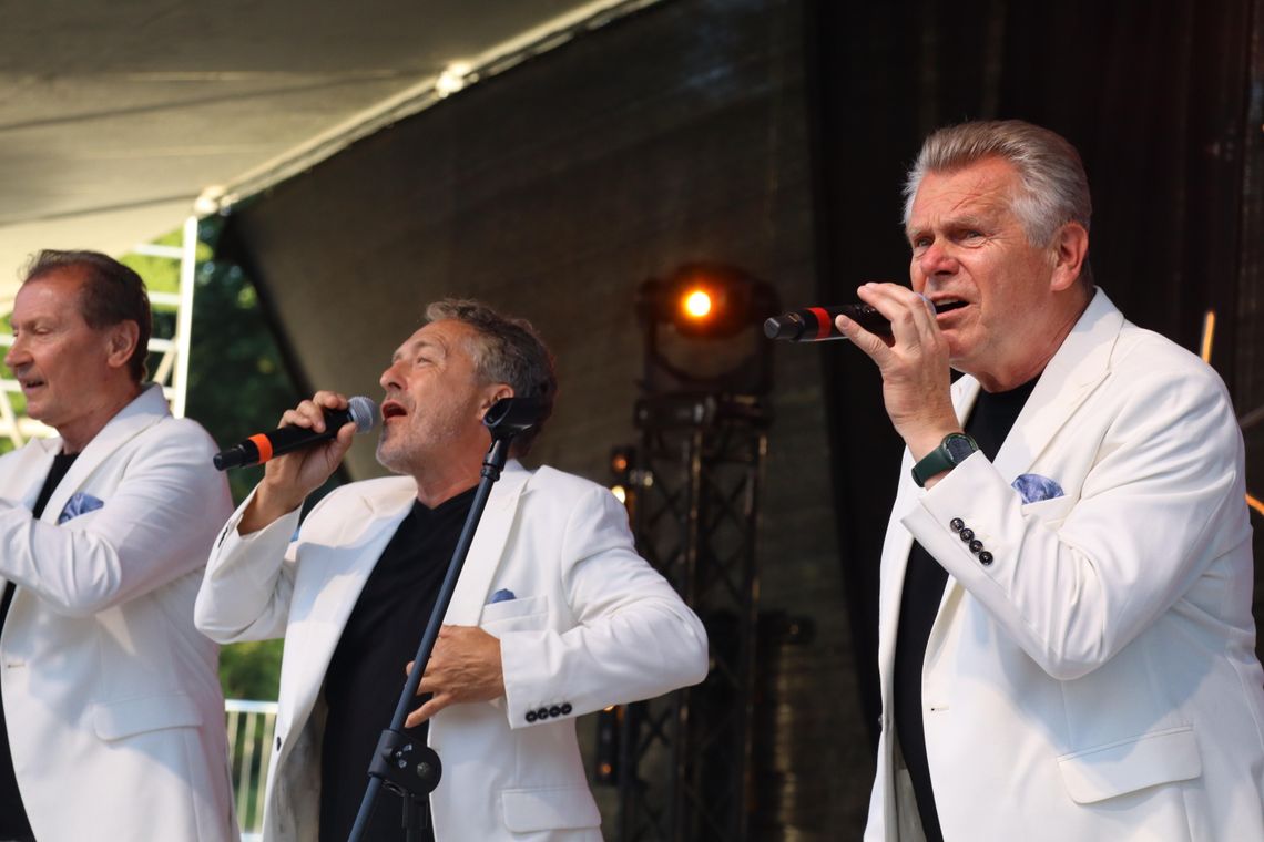 Zespół VOX dla Radia Sochaczew na Dniach Sochaczewa 2025 Zespół VOX dla Radia Sochaczew na Dniach Sochaczewa 2025